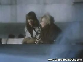 Ретро с лесбиянками на улице