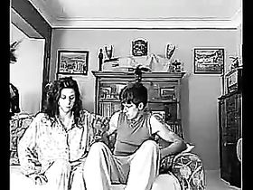 Чёрно-белая порнушка