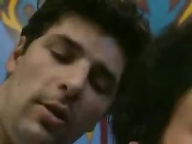 Заставил трахнуть армянку