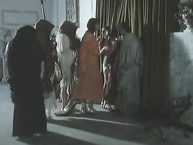 Групповые оргии тех времен мало чем отличаются от нынешних