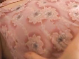 Женщина показывает пизду очень крупно