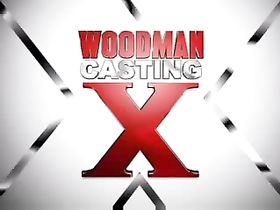 Брюнетка с короткой стрижкой на порно кастинге