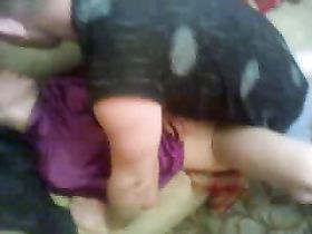 Пьяную алкашку продолжают ебать на хате