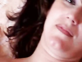 Жена мне дрочит член