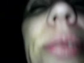 Шлюха с волосатым влагалищем сосет член