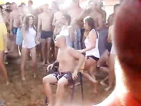 Лето 2011 - мокрые майки русских девчонок