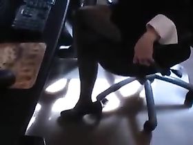 Мастурбация секретарши в очках