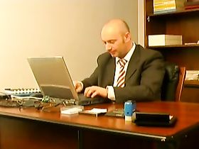 Директор развлекается со своей сексапильной секретаршей в кабинете