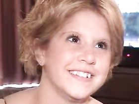 Веселая киска Бритни трахается с приятелем в анус