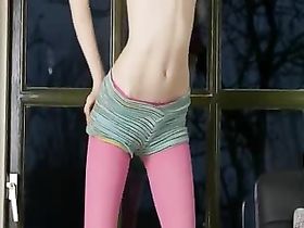 Пися юной худой девочки