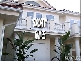 Парень дал пососать китаянке