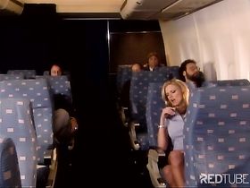 Трахает негритянку с большими сиськами на глазах у жены