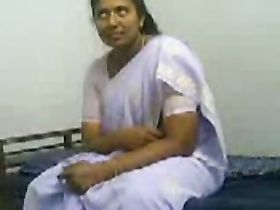 Стеснительная зрелая индианка соснула