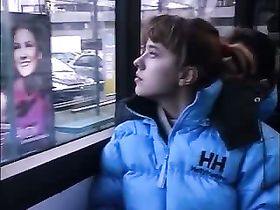 Любознательная малышка выебала себя бананом