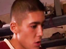 Тетя соблазняет своего племянника