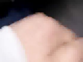 Дрочит в электричке на ходу