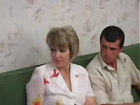 Подозрительные лица вошли в квартиру и отъебали хозяйку