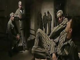 Итальянские зэки не скучают за решёткой