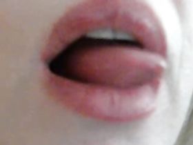 Зрелая nastyblond демонстрирует свои пышные формы