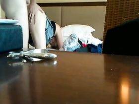 Русский мачо затрахал бедную телку поставив ее раком