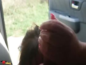 Русский экстремальный секс в машине на свежем воздухе