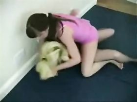 Девчонки просто шалят