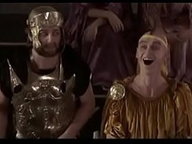 Древнеримские оргии с гетерами и воинами на мягких подушках и коврах