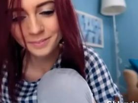 Красивая русская лесбиянка получает оргазм в прямом эфире